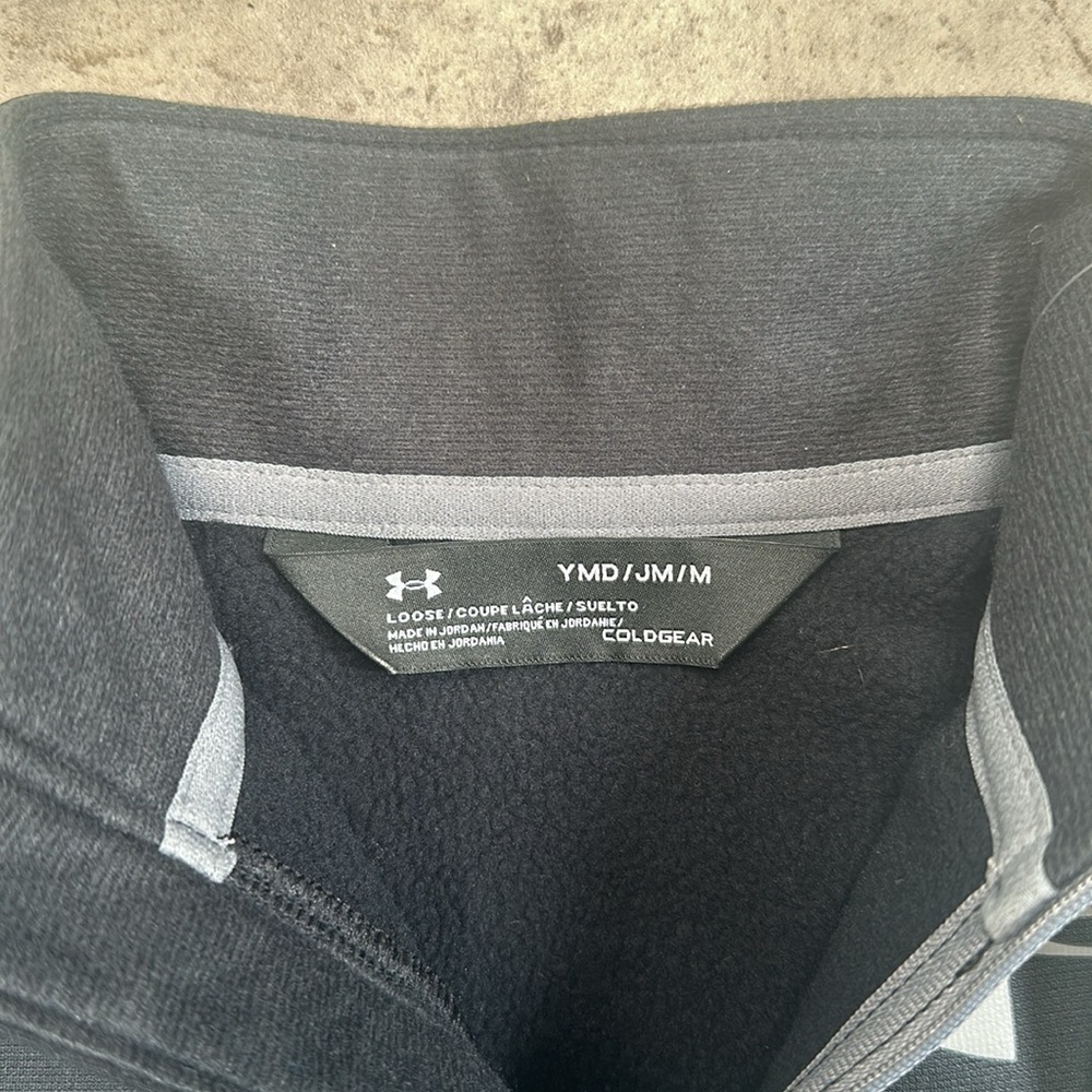Under Armoir Boys 1/4 Zip - Picture 3 of 4
